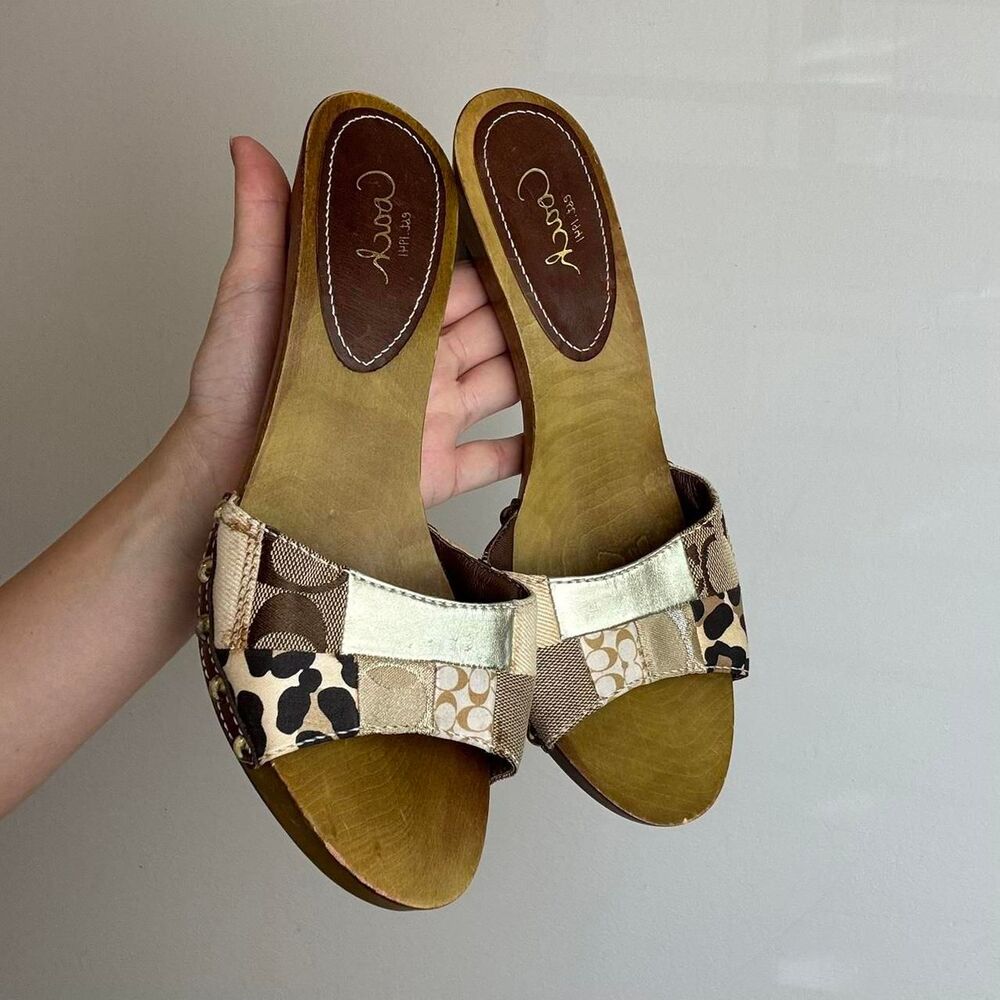 Coach Women's Brown and Tan Sandals